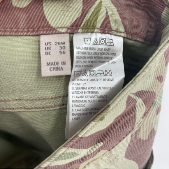 LOGO Lori Goldstein Women Size 26W Stretch Twill Pencil Skirt Floral Camo Cotton - Picture 6 of 7